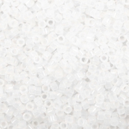 Miyuki Perlen delica's 11/0 Opal white DB-220