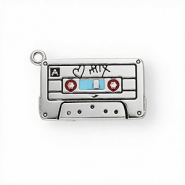 Anh&auml;nger aus rostfreiem Edelstahl mit Enamel, Musikkassette Silver-light blue-red
