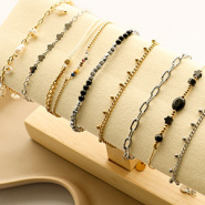 Schmucksets Edelstahl-Armbaender und Creolen, die zusammen verzaubern