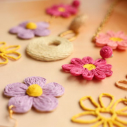 Schmucksets Einzigartiger Schmuck mit Bast-Anhängern und Zubehör