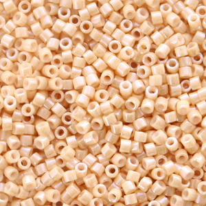 Miyuki Perlen delica's 11/0 Ceylon light caramel beige DB-205