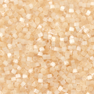 Miyuki Perlen delica's 11/0 Silk satin light topaz DB-674