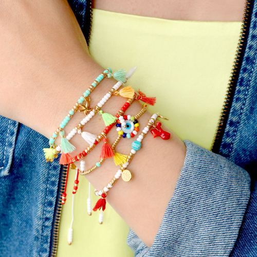 Mit Mini-Quasten f&uuml;r die tollsten bunten Armb&auml;nder loslegen!