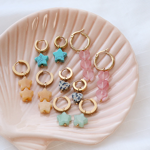 Gestalten Sie trendige Ohrringe mit den Herz und Stern Natursteinperlen