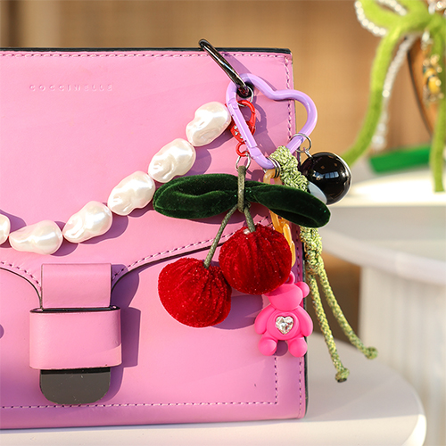 Auff&auml;llige Accessoires mit Statement-Anh&auml;ngern entwerfen