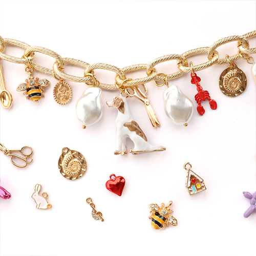 Lass dich inspirieren durch detailverliebte Metallanh&auml;nger