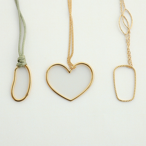 Ketten und Ohrringe mit zeitlosen Edelstahlanh&auml;ngern kreieren