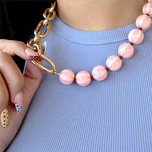 Farbenfrohen Schmuck mit gestreiften DQ-Acrylperlen gestalten