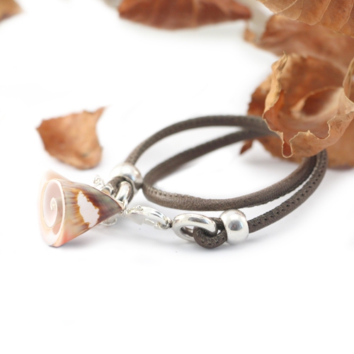 Noch ein wenig Nachsaison mit diesen Natursteinperlen und Muschelperlen