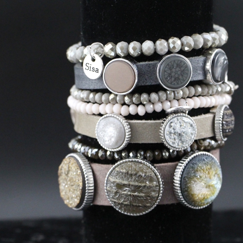 Dieses prachtvolle Schmuckset von Cuoio Armb&auml;ndern und Sisa Facett Armb&auml;ndern sind absolut top!