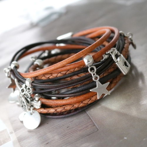 Arbeiten mit Lagen wie in unserer Inspiration mit verschiedenen Sorten Leder DQ rund und geflochten.