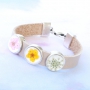Armb&auml;nder und Schl&uuml;sselanh&auml;nger mit Anh&auml;nger und Cabochons und echten Blumen und Muscheln