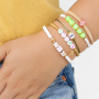 Diese coolen Sommerarmb&auml;nder k&ouml;nnen mit Buchstaben Perlen und Sternzeichen Perlen hergestellt werden: