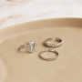 Ring Stacking: So kann man Edelstahlringen tragen