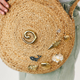 Mix & Match mit Statement-Broschen 