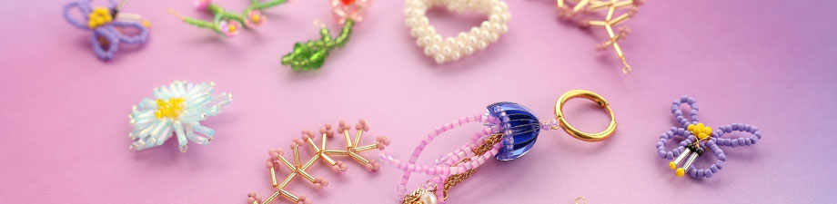 Neue Serie mit gehäkelter Glasperlendesigns Neue Serie mit gehäkelter Glasperlendesigns